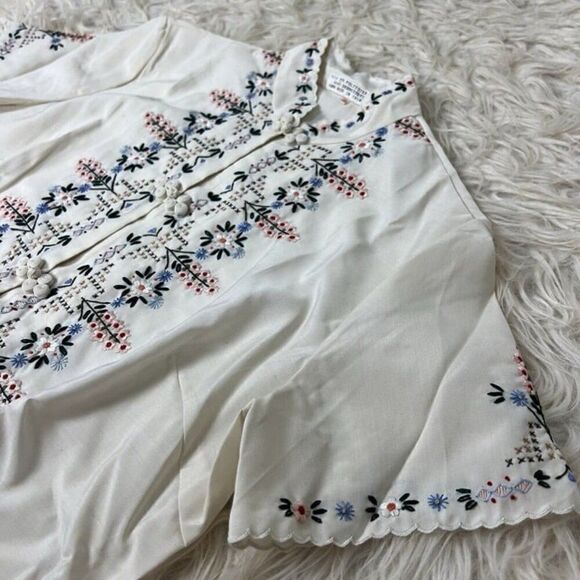 Vintage 70s White Floral Hand Embroidered Silk Ladies Blouse Button Front Small - Picture 7 of 10